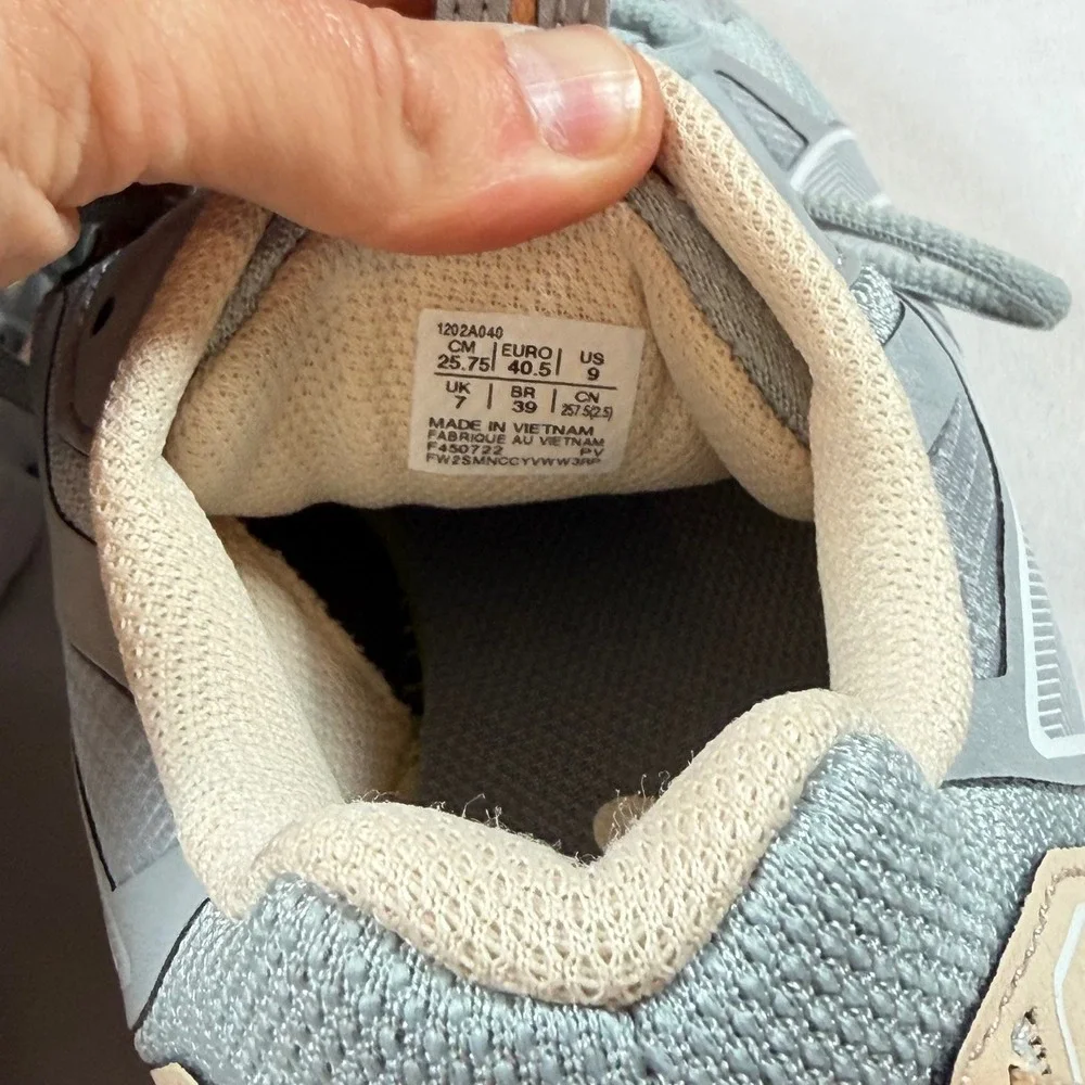 ASICS Gel-Quantum 90 3‎ Piedmont Grey White Beige Running Shoes 1202A040 Sz 9